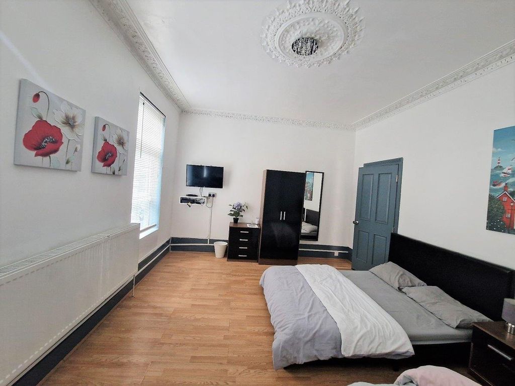 Property photo 2 of 8 4A69BA80-23B1-4D6F-A6E9-BA7D901B593C.Jpg