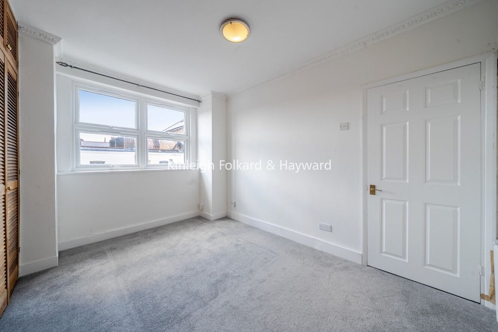 Property photo 2 of 13 Picture No. 12