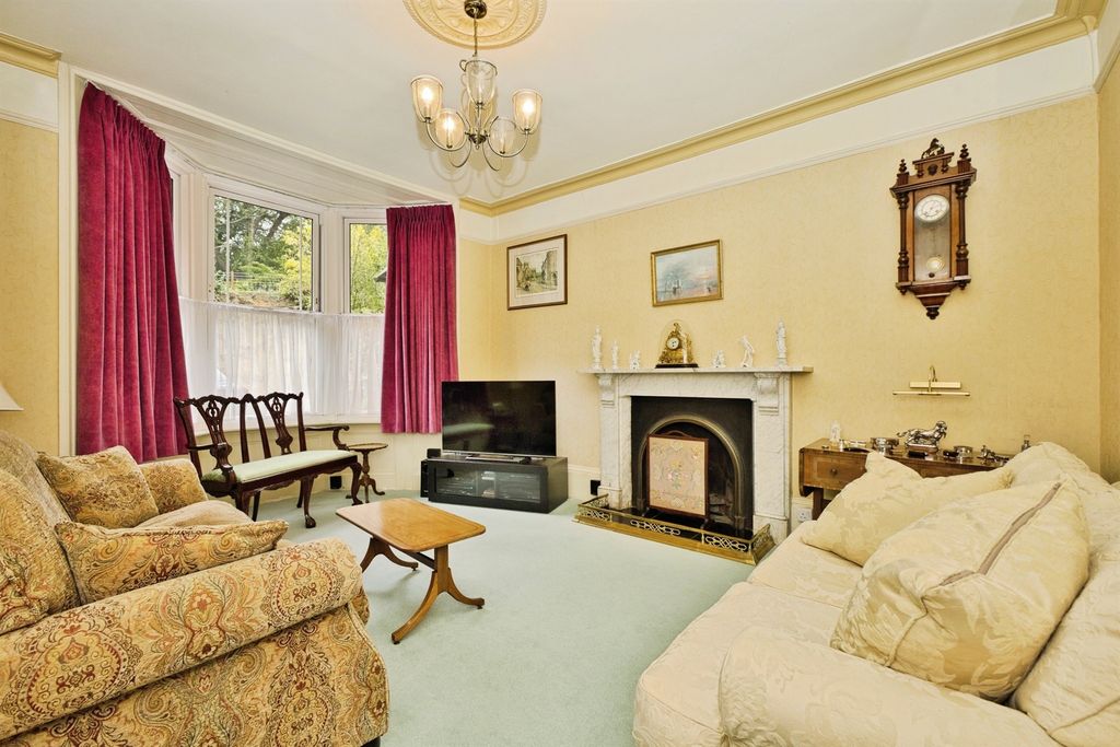Property photo 2 of 26