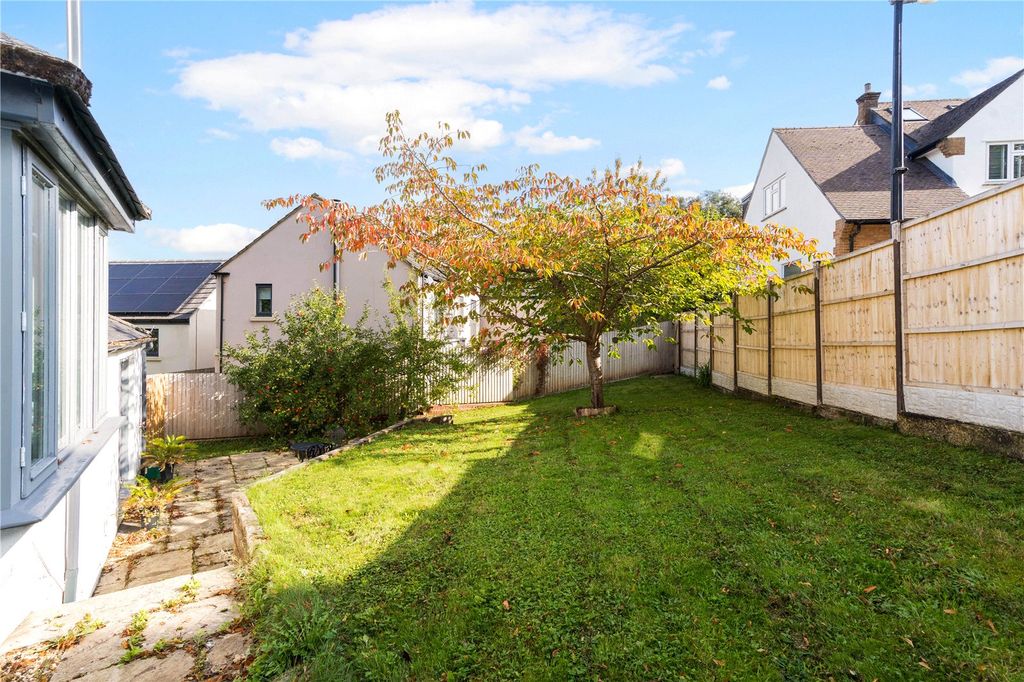 Property photo 3 of 18 Garden