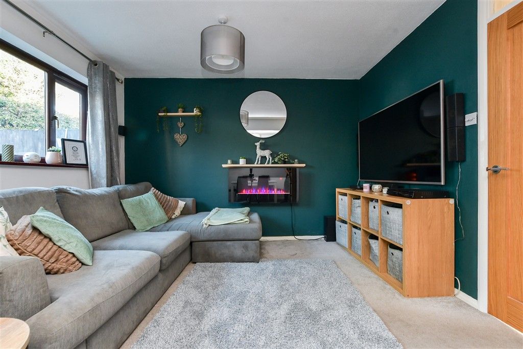 Property photo 2 of 14 Lounge