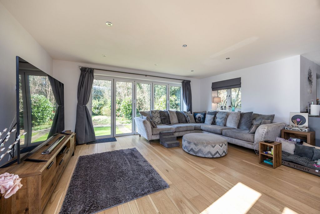 Property photo 2 of 30 Gallery