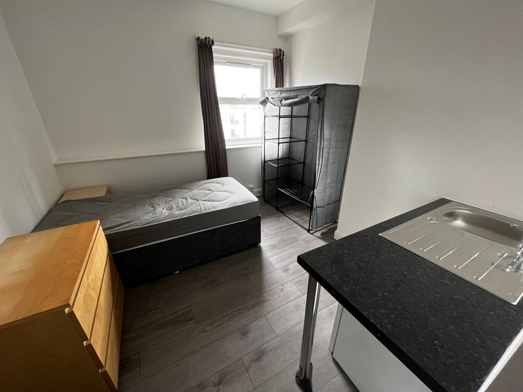 Property photo 2 of 10 1