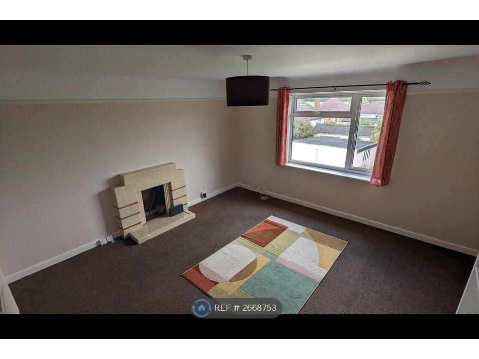 Property photo 2 of 11 Living Room