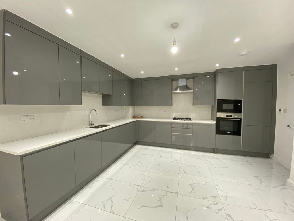 Property photo 1 of 19 Photo 2