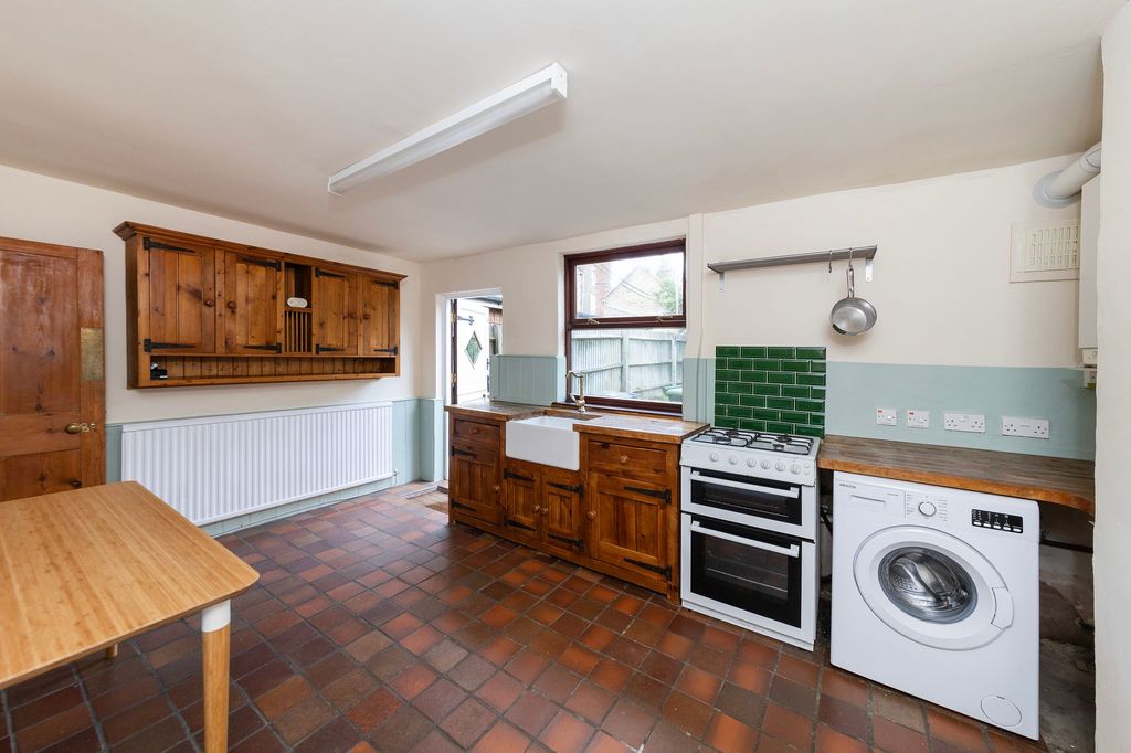 Property photo 2 of 26