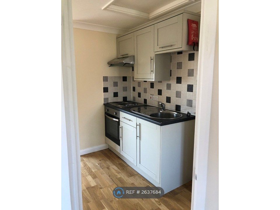 Property photo 2 of 5 Kitchen