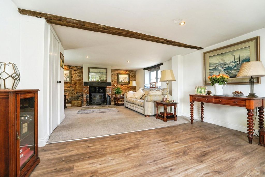 Property photo 2 of 22 Pbox-Img.Jpg