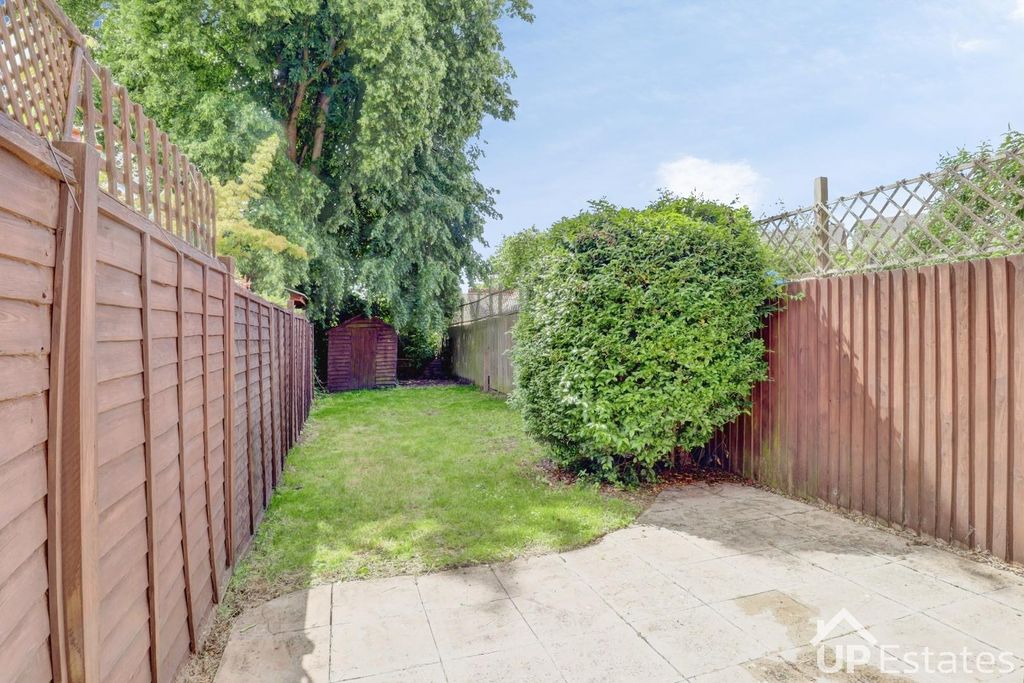 Property photo 2 of 18 Garden