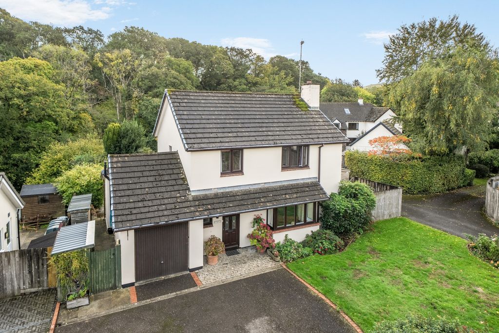 Property photo 1 of 33 1534962E (1)