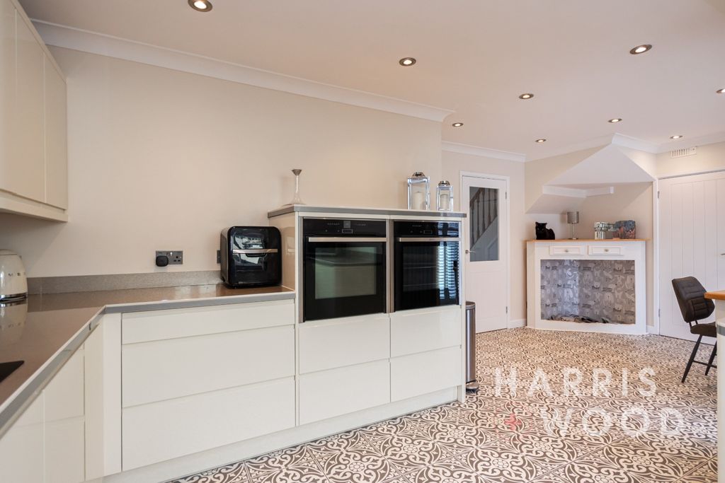 Property photo 2 of 18 4451592