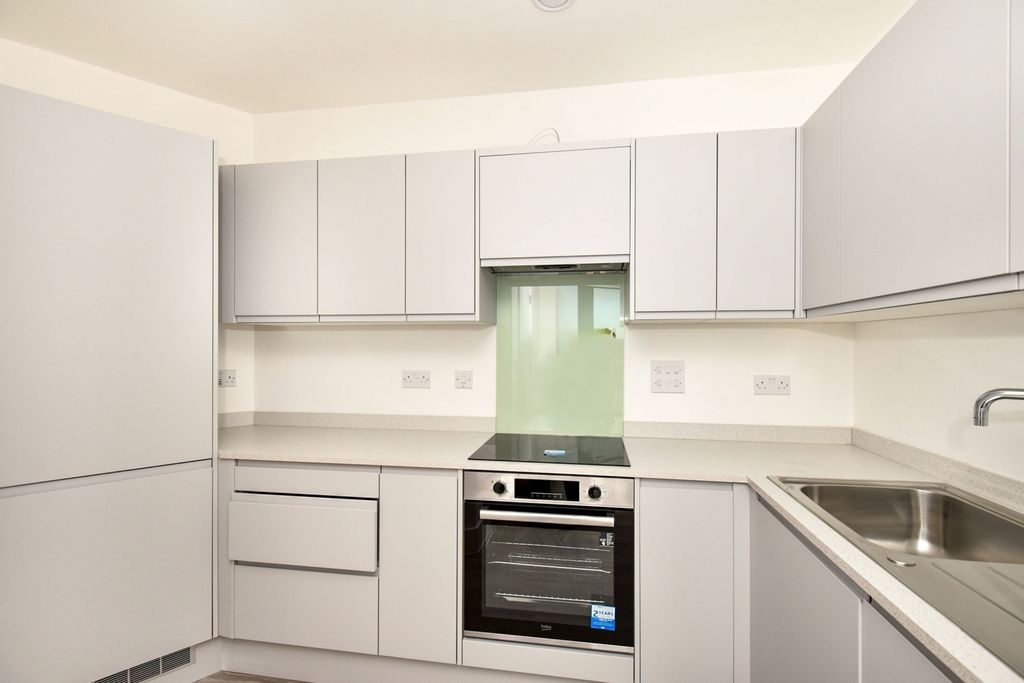 Property photo 2 of 7 Kitchen