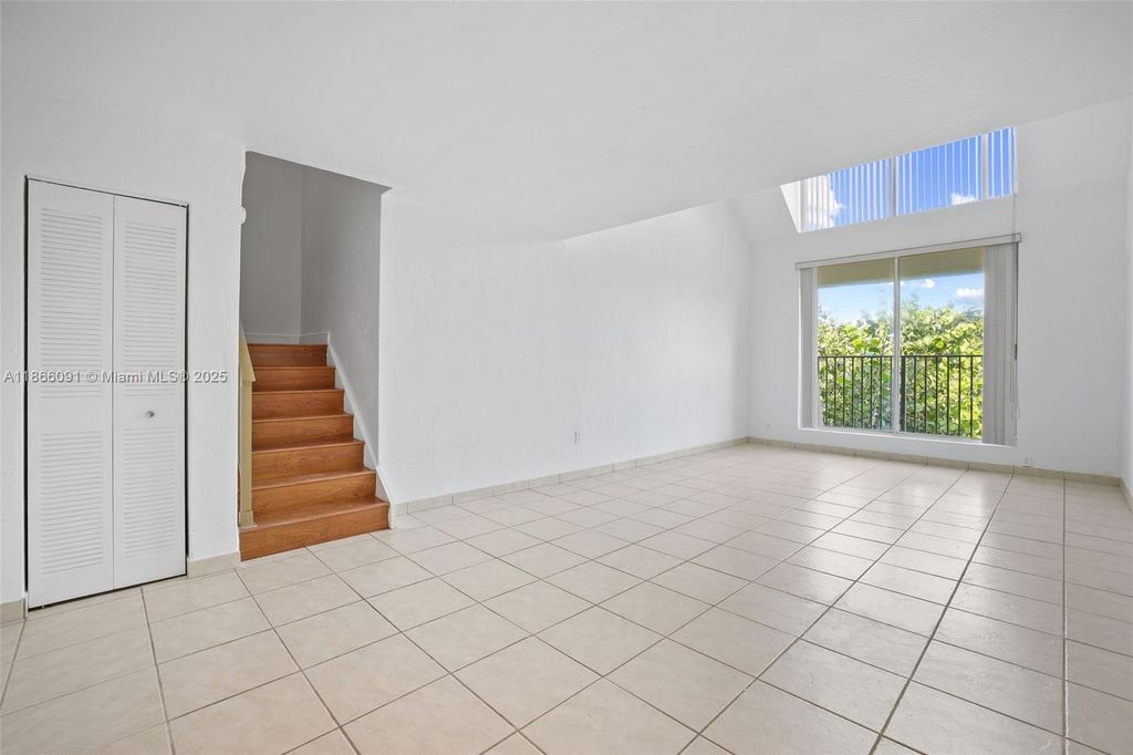 Property photo 3 of 32 <Alttext/>