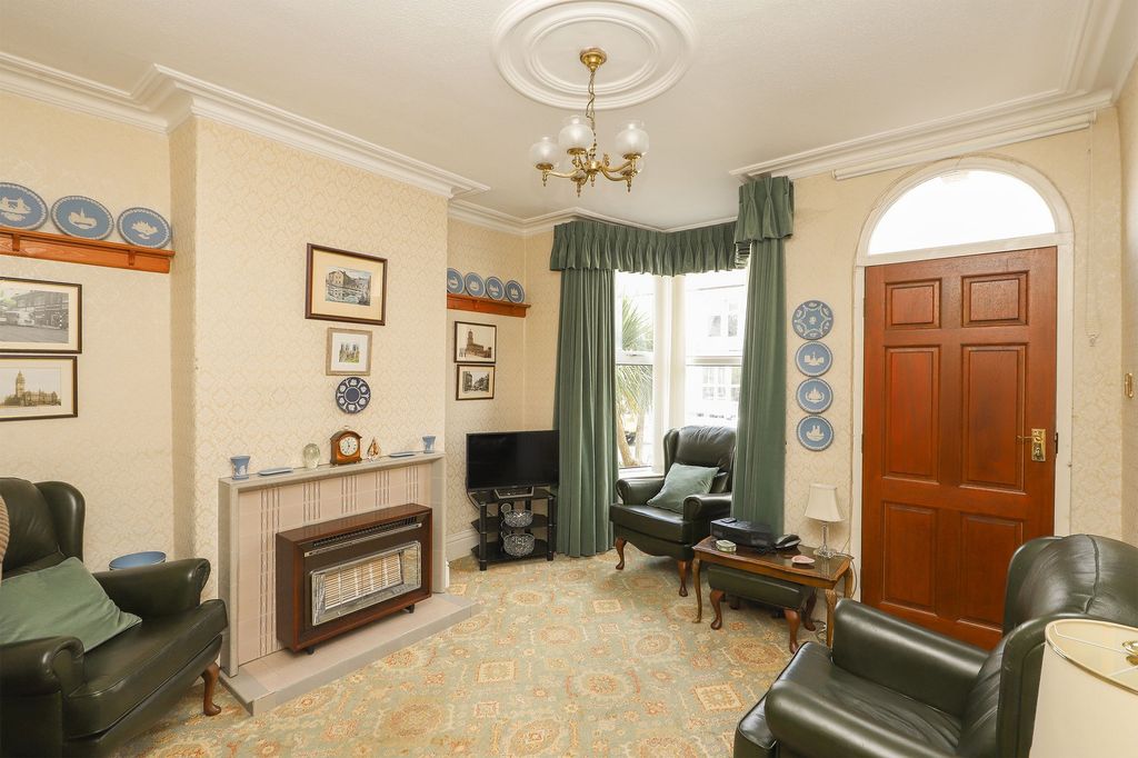 Property photo 2 of 16