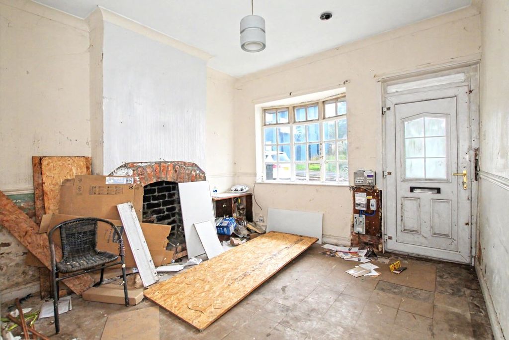 Property photo 2 of 16