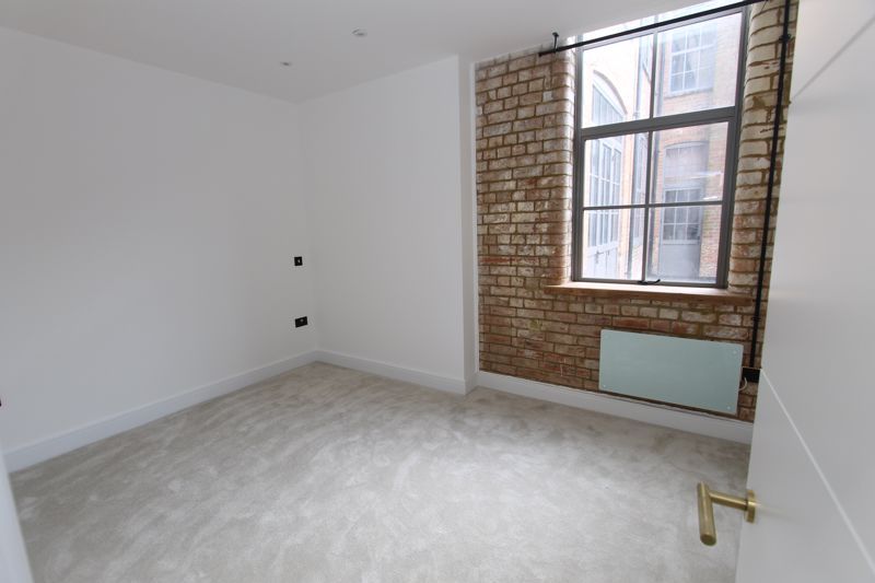 Property photo 3 of 9 Photo 8