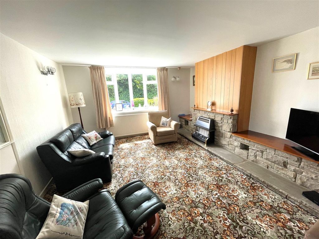 Property photo 2 of 13 New Lounge 2.Jpg