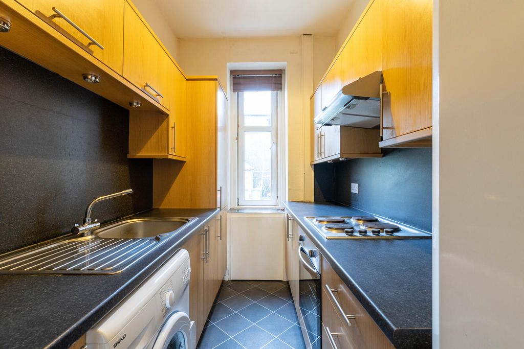 Property photo 3 of 15 Kitchen