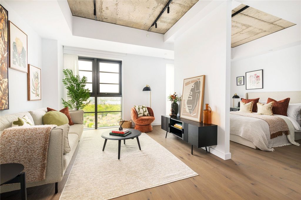 Property photo 1 of 13 Studio