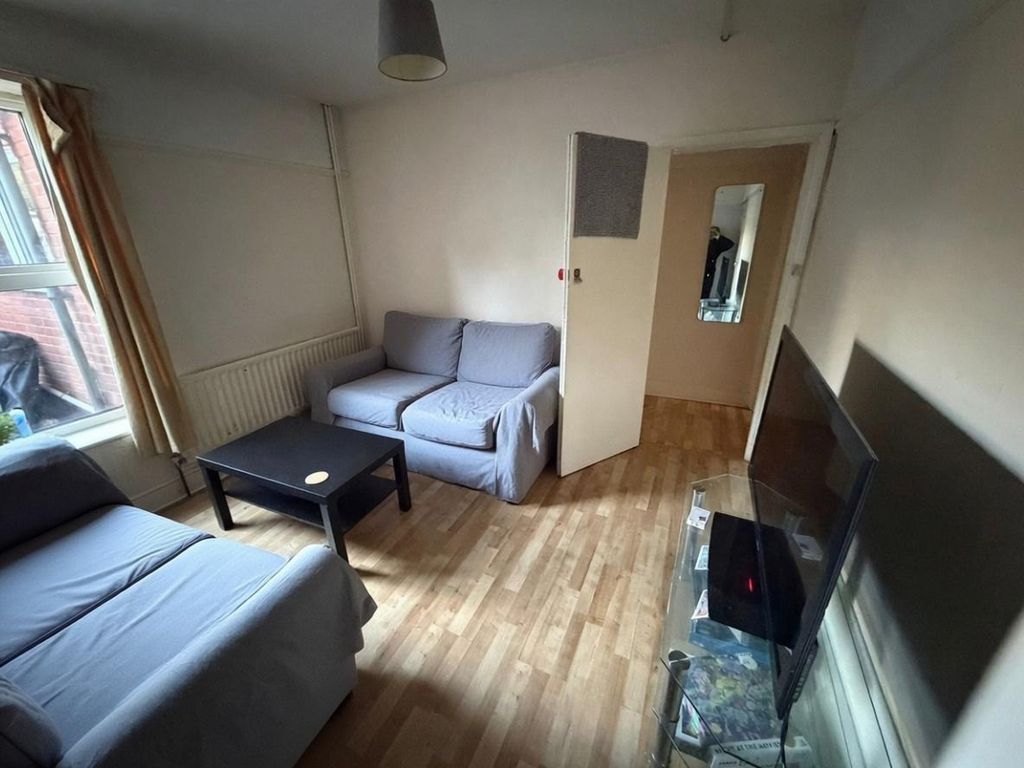 Property photo 3 of 6 Images