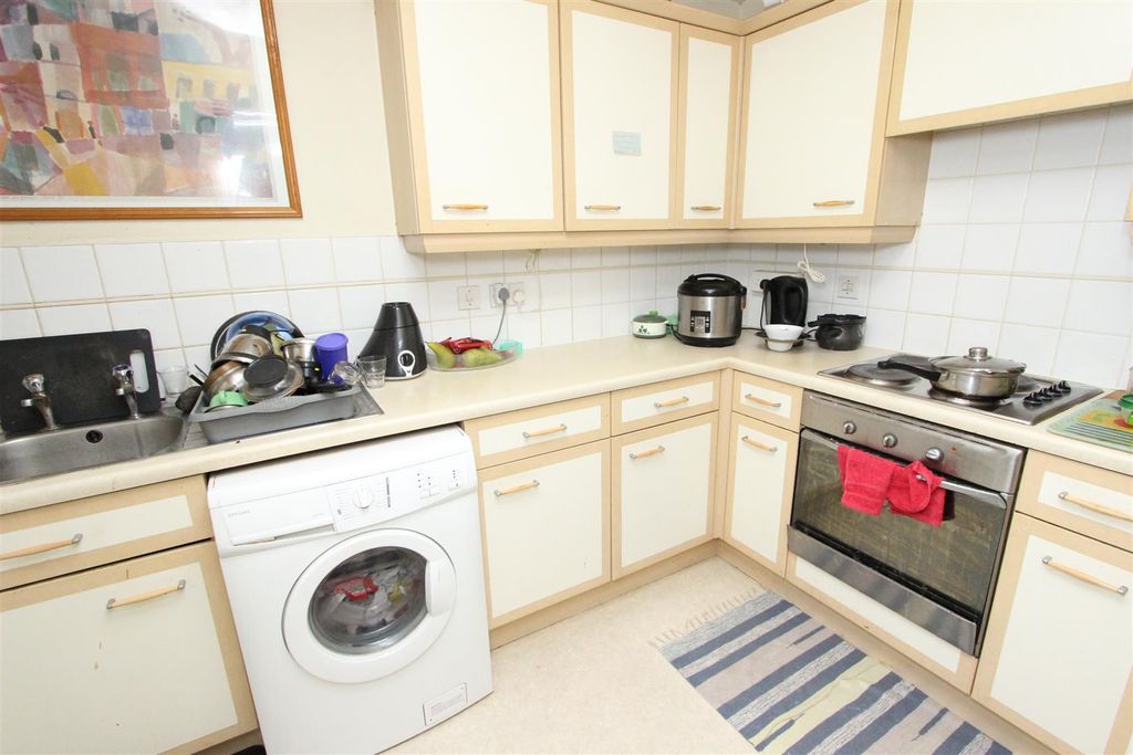 Property photo 3 of 6