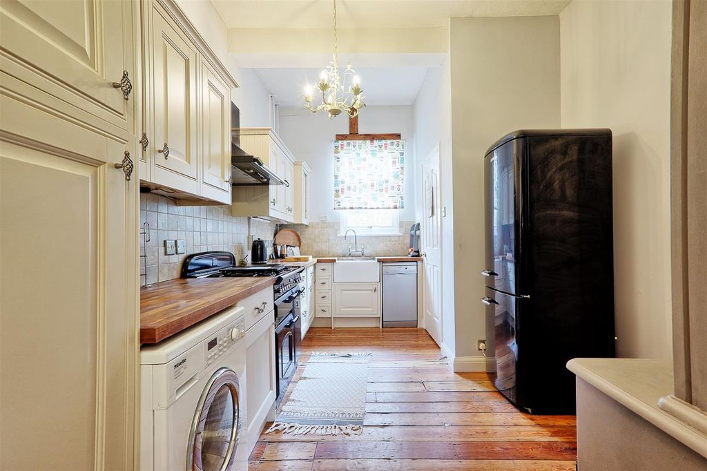 Property photo 3 of 16 Img_9303_4_5_Easyhdr-Interior3.Jpg