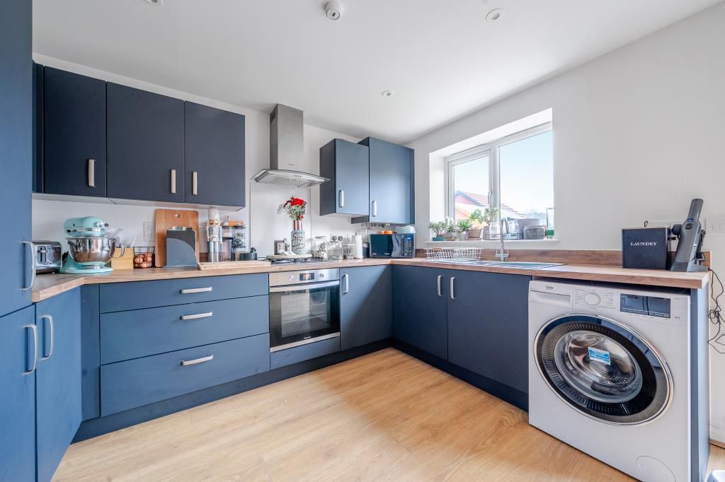 Property photo 3 of 20 Kitchen