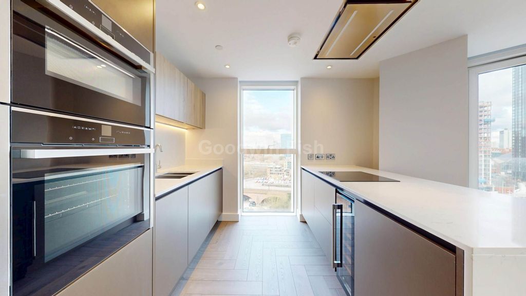 Property photo 2 of 34