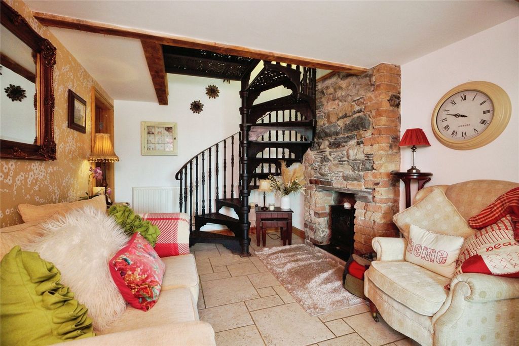 Property photo 2 of 32 Picture No. 39
