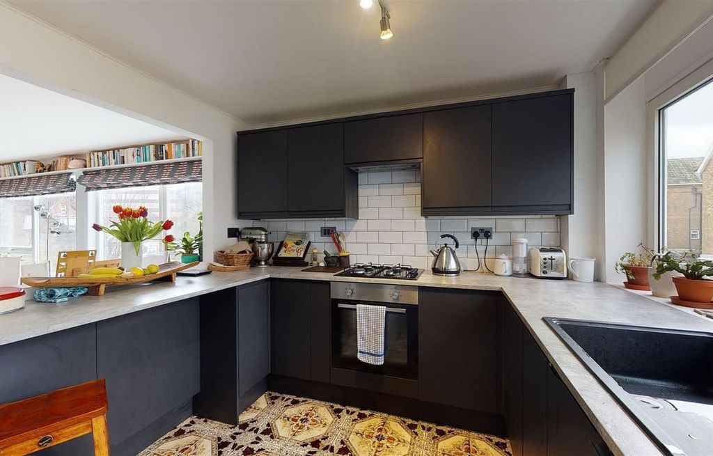 Property photo 2 of 8 Picture 2