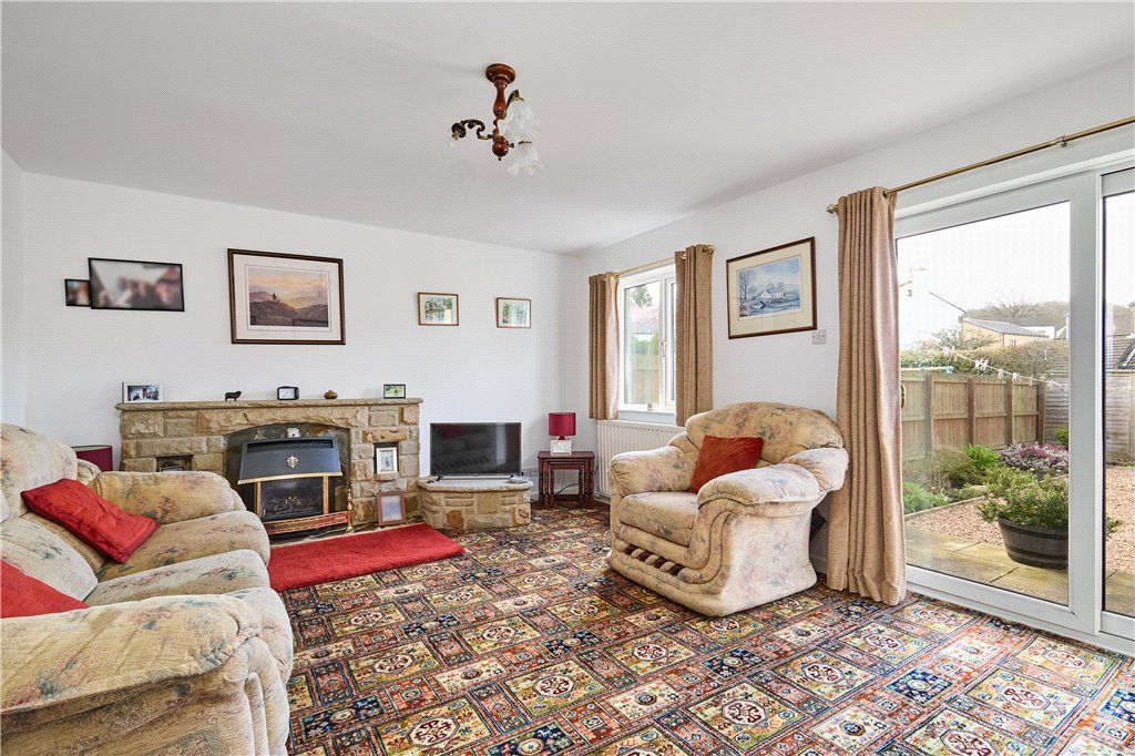 Property photo 2 of 17 Sitting Room