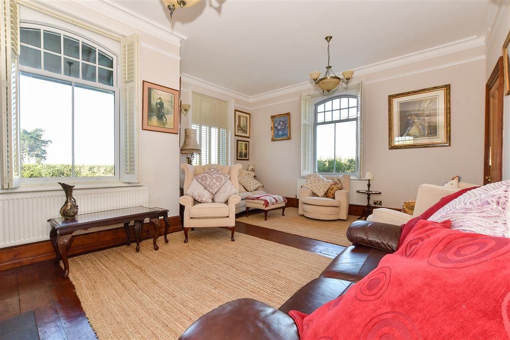 Property photo 2 of 16 Sitting Room