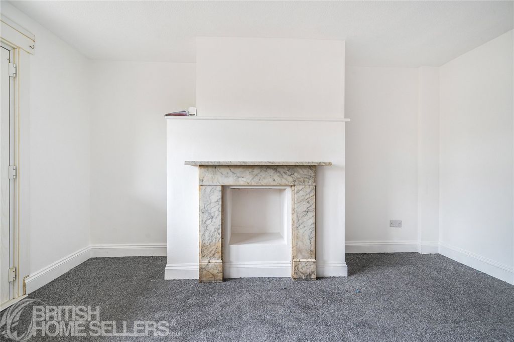 Property photo 3 of 18 Picture No. 12