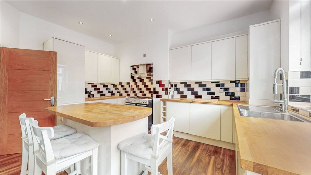Property photo 3 of 15 Picture No. 06