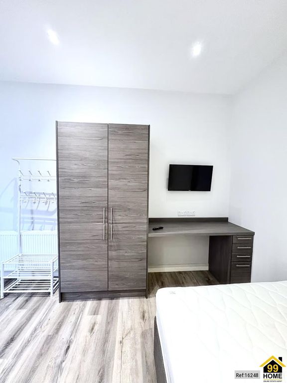 Property photo 3 of 11 Photo 2