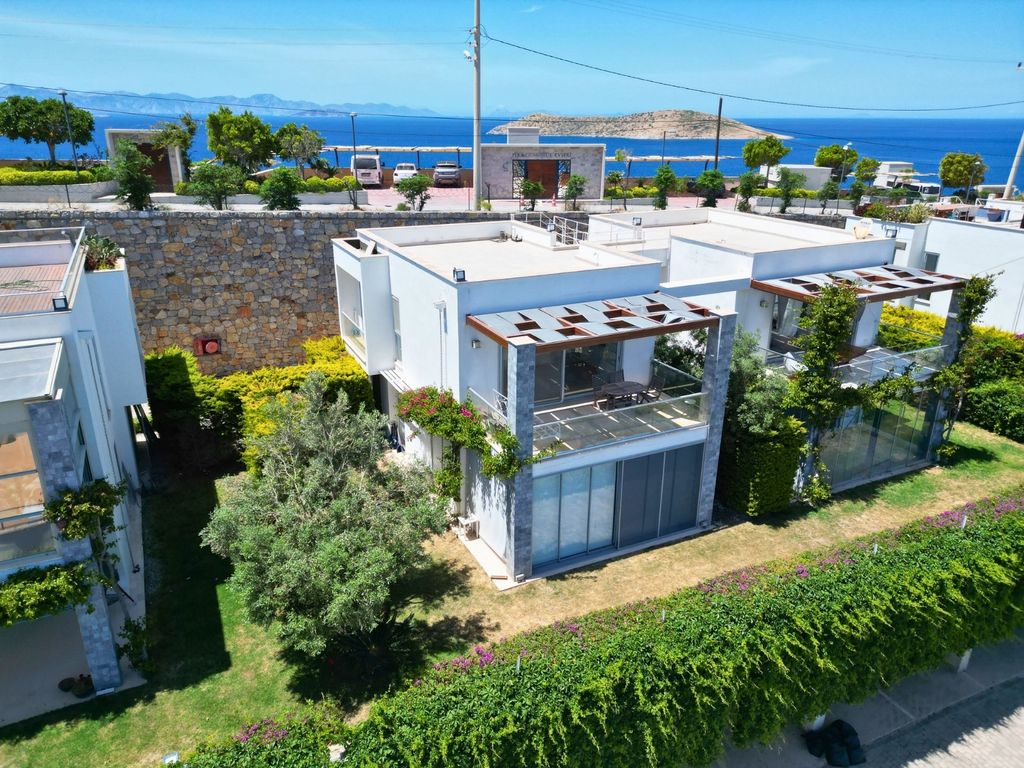 Property photo 2 of 24 Apartment With Sea-Views For Sale In Gumusluk, Bodrum - Apartment On The Upper Floor