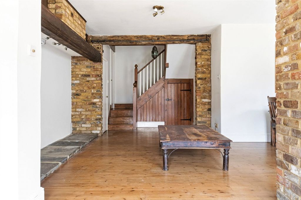 Property photo 3 of 7 Picture No. 12