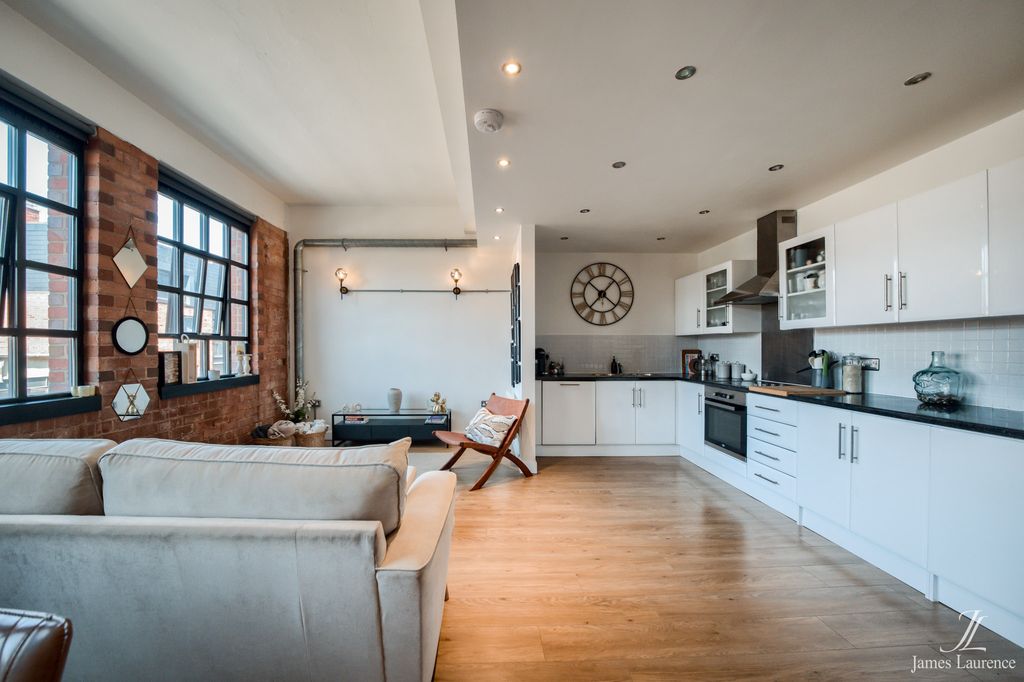 Property photo 3 of 12 Xt5A6593-Hdr(3)