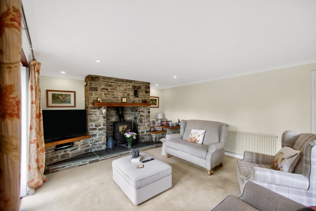 Property photo 3 of 19 Pbox-Img.Jpg