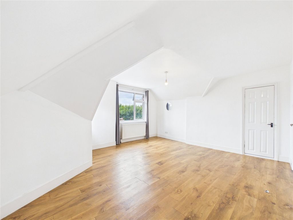 Property photo 3 of 11 Picture No. 06