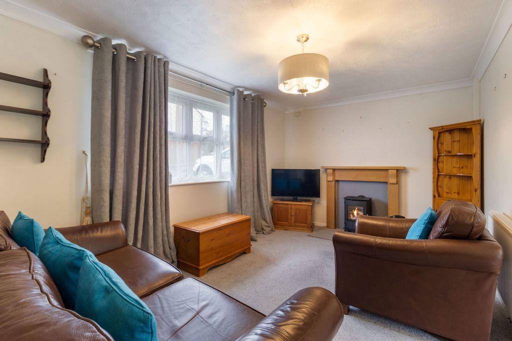 Property photo 3 of 16