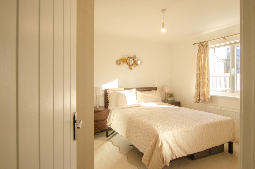 Property photo 2 of 13 5 Malthouse Drive Bodmin 01208 74182-10