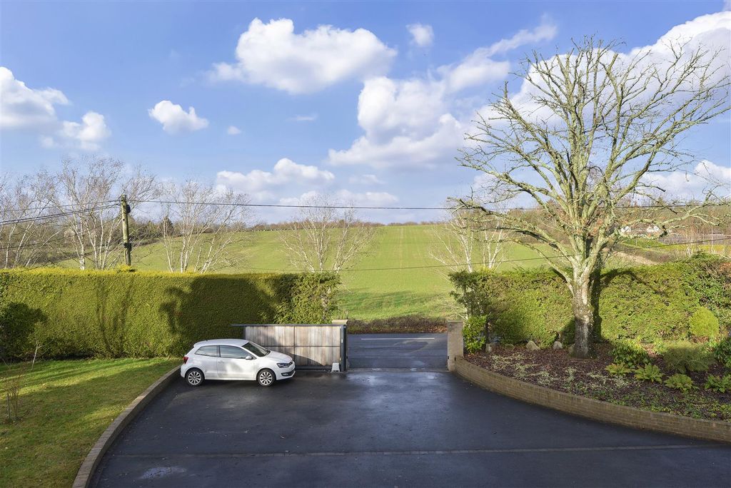 Property photo 2 of 31 Ph36_6364300.Jpg