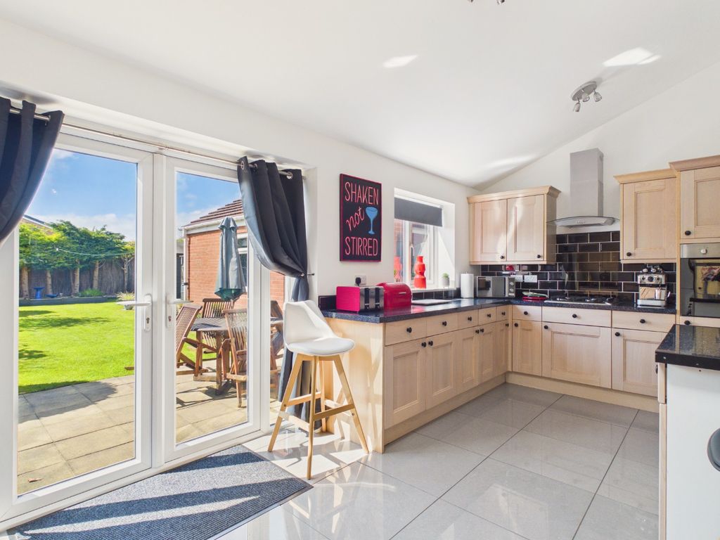Property photo 3 of 21 4937187