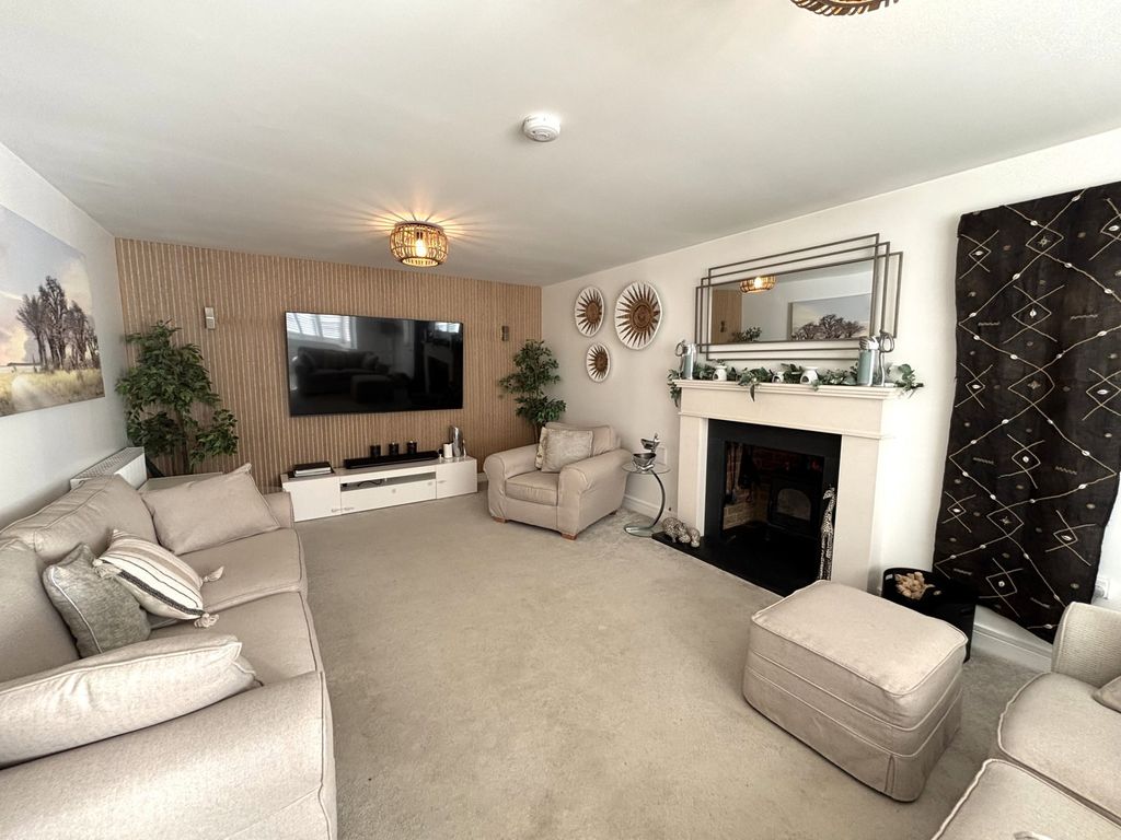 Property photo 3 of 31