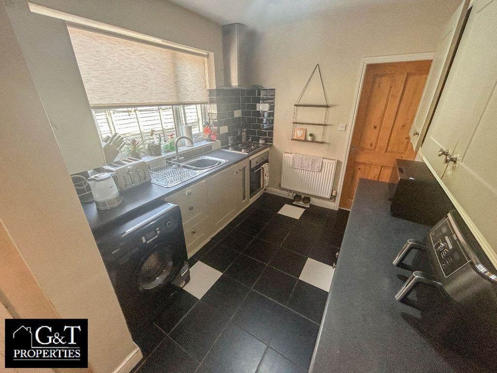 Property photo 3 of 21