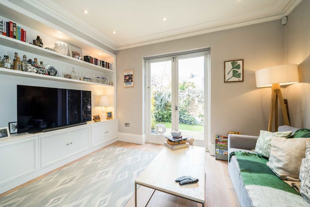 Property photo 3 of 6