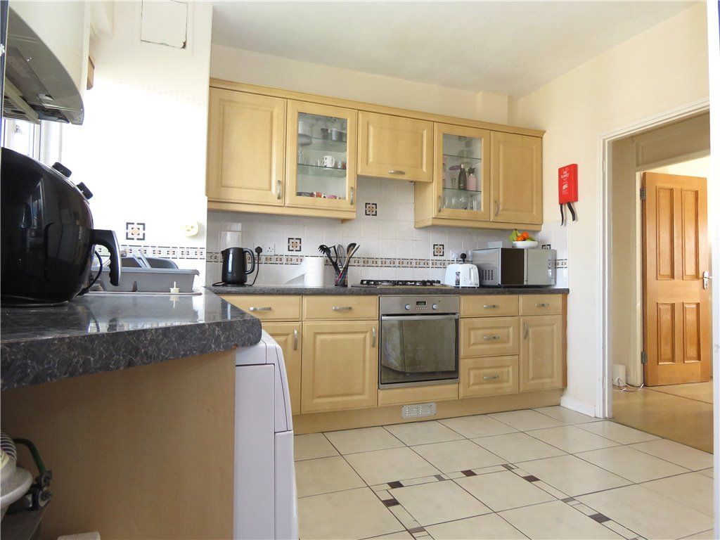 Property photo 2 of 14 Kitchen
