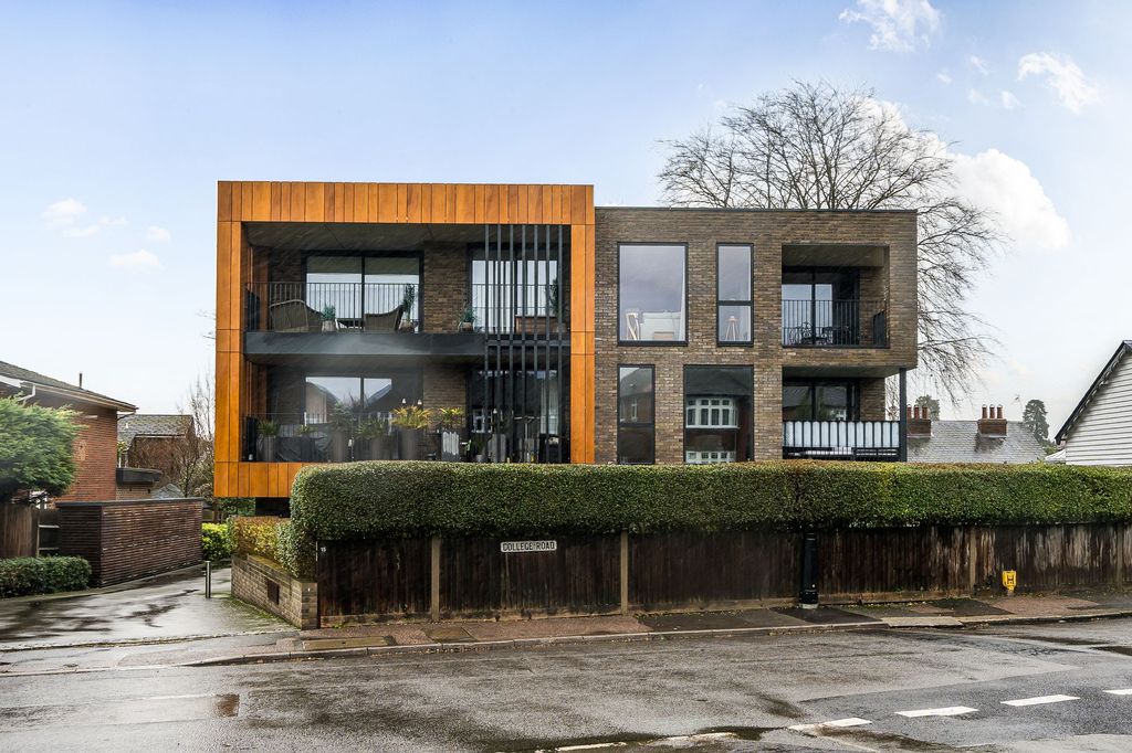 Property photo 1 of 21