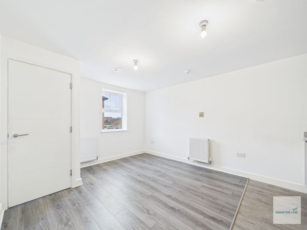 Property photo 2 of 11 Cam03394G0-Pr0422-Still004